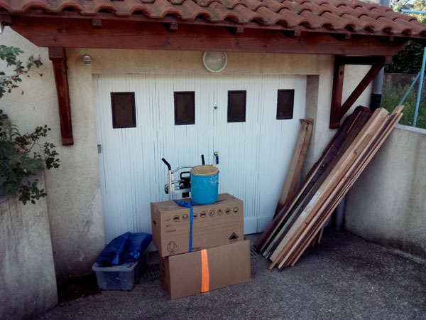 cartrons sous auvent